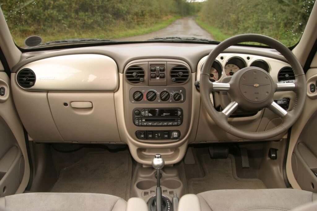 2005-Chrysler PT&nbsp;Cruiser wnętrze