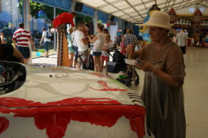 Kolorowy piknik z malowaniem Jeep'a Renegade'a