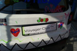 Kolorowy piknik z malowaniem Jeep'a Renegade'a