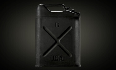 Zabytkowy zbiornik na paliwo z charakterystycznym X