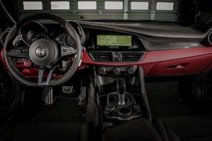 Giulia Quadrifoglio i Stelvio Quadrifoglio „NRING" wnętrze