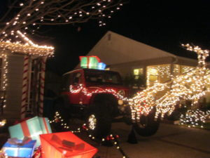 Jeep w świątecznym klimacie
