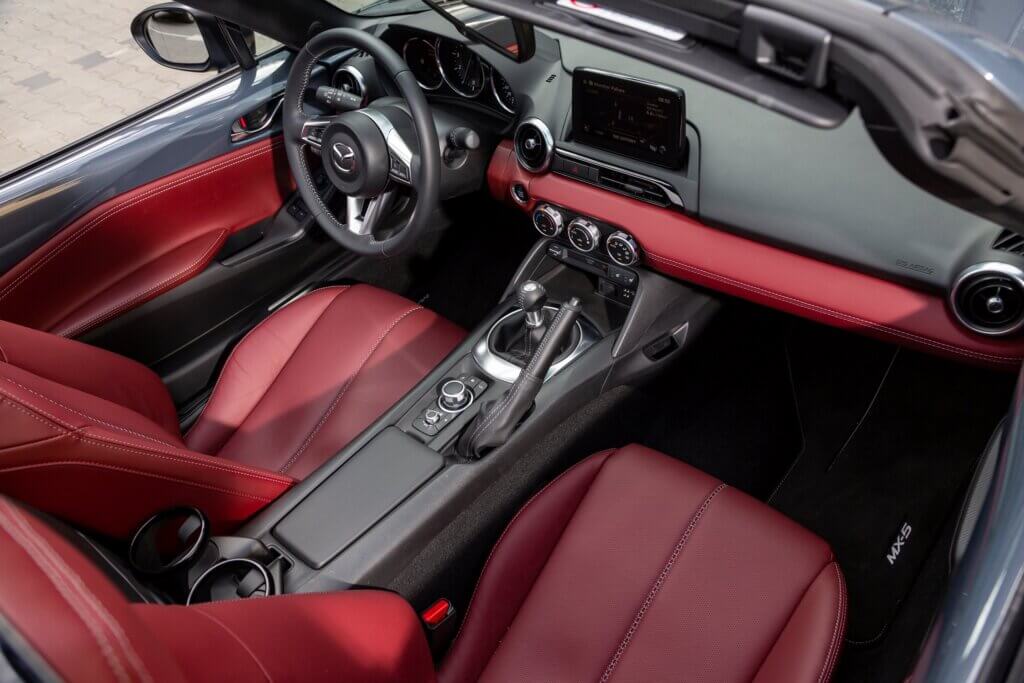 Mazda MX-5 w wersji specjalnej "100", Mazda MX-5 w wersji specjalnej „100”