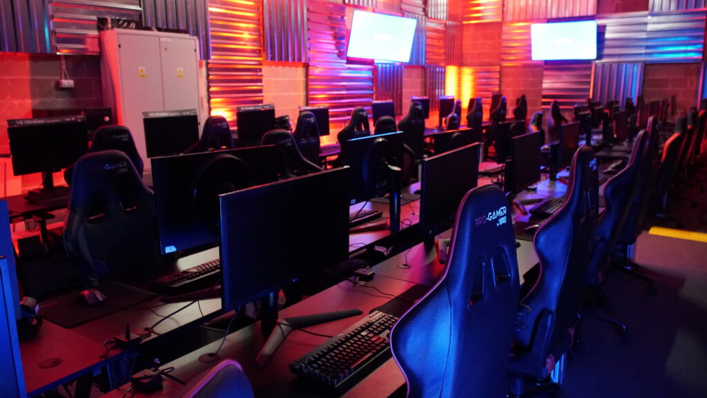 ESPOT siedziba Illuminar Gaming