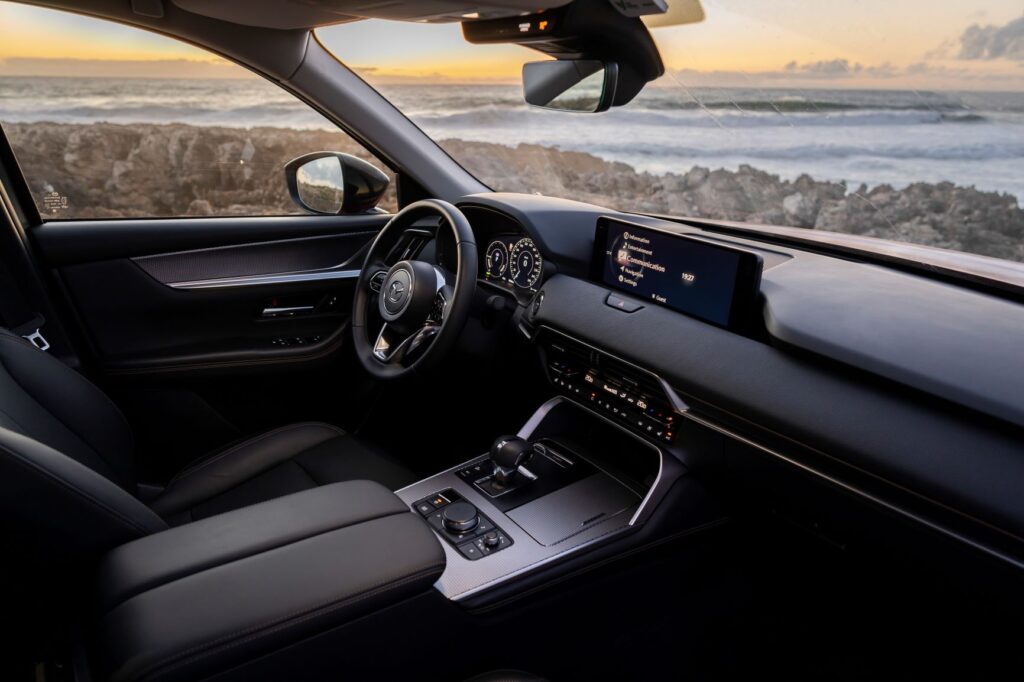 Wnętrze Mazdy CX-60